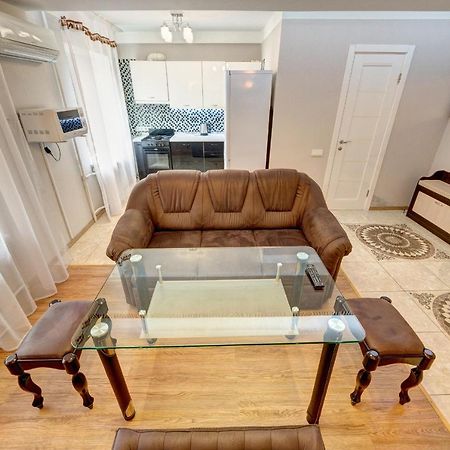 Excellent apartment Druzhby Narodov boulevard 3a. Lybedskaya metro station Kiev Eksteriør billede
