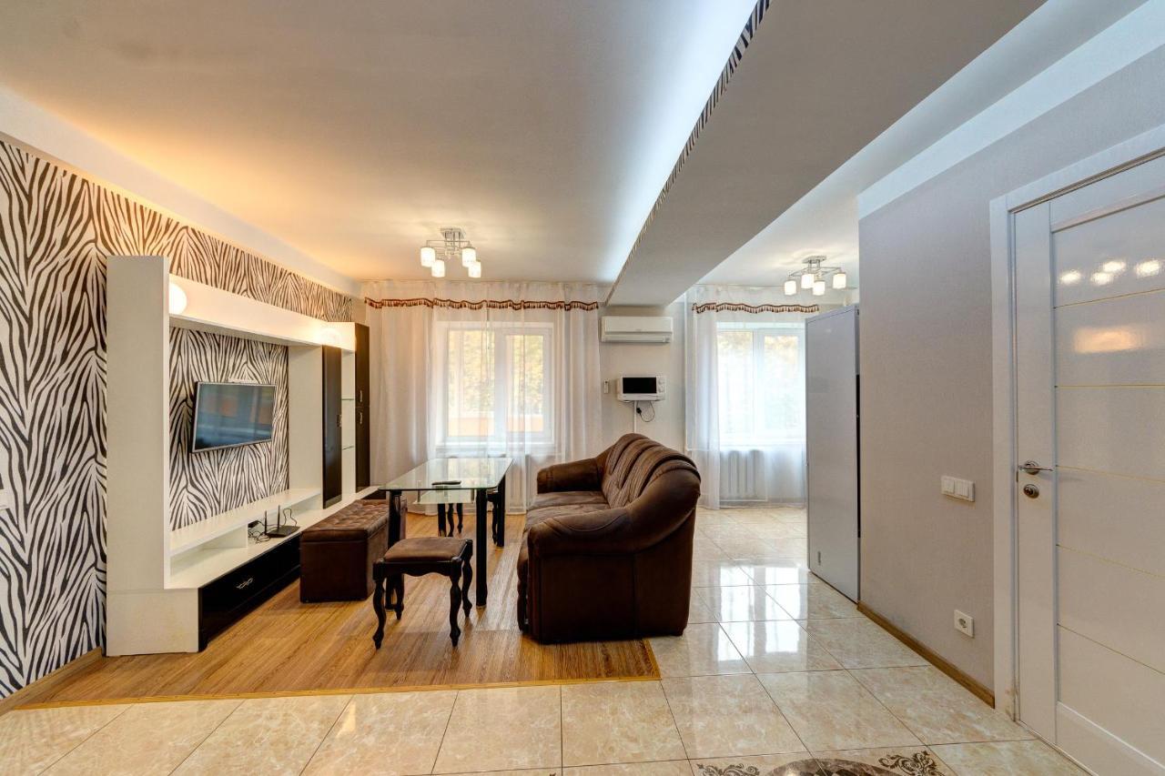 Excellent apartment Druzhby Narodov boulevard 3a. Lybedskaya metro station Kiev Eksteriør billede