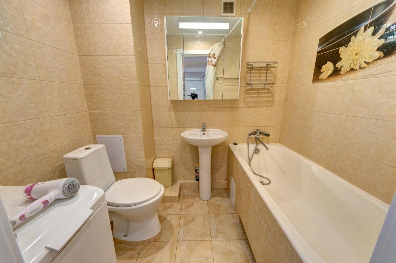 Excellent apartment Druzhby Narodov boulevard 3a. Lybedskaya metro station Kiev Eksteriør billede