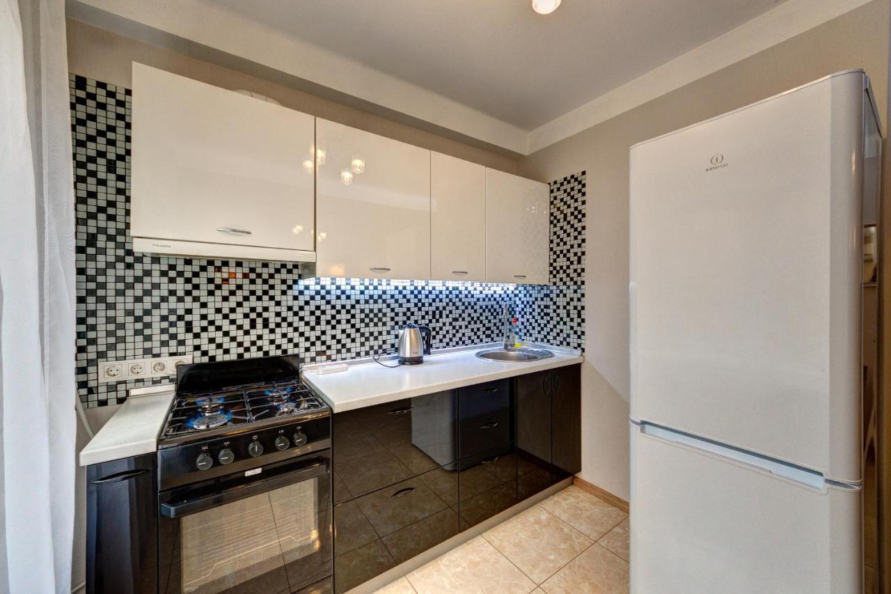 Excellent apartment Druzhby Narodov boulevard 3a. Lybedskaya metro station Kiev Eksteriør billede