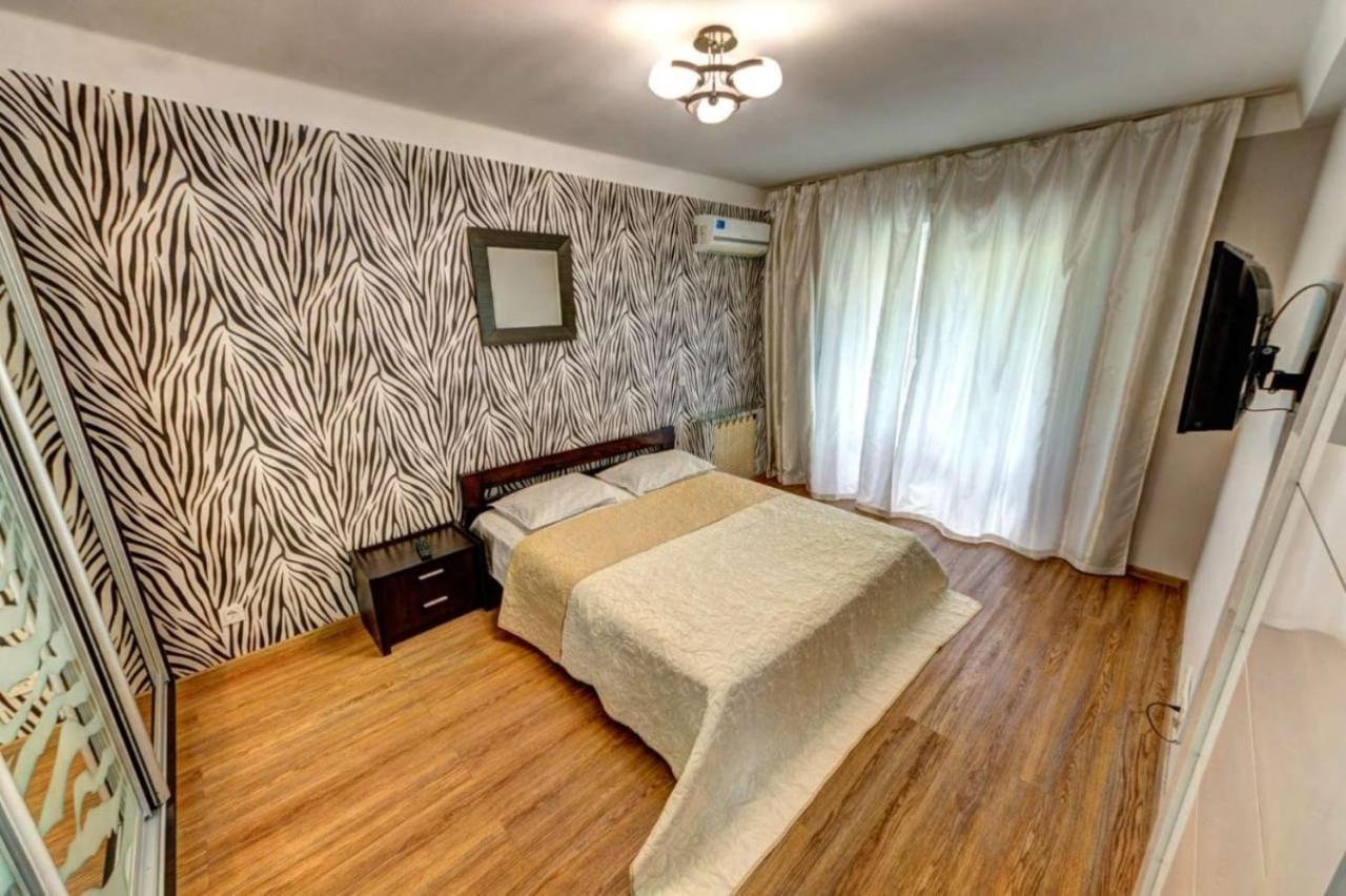 Excellent apartment Druzhby Narodov boulevard 3a. Lybedskaya metro station Kiev Eksteriør billede